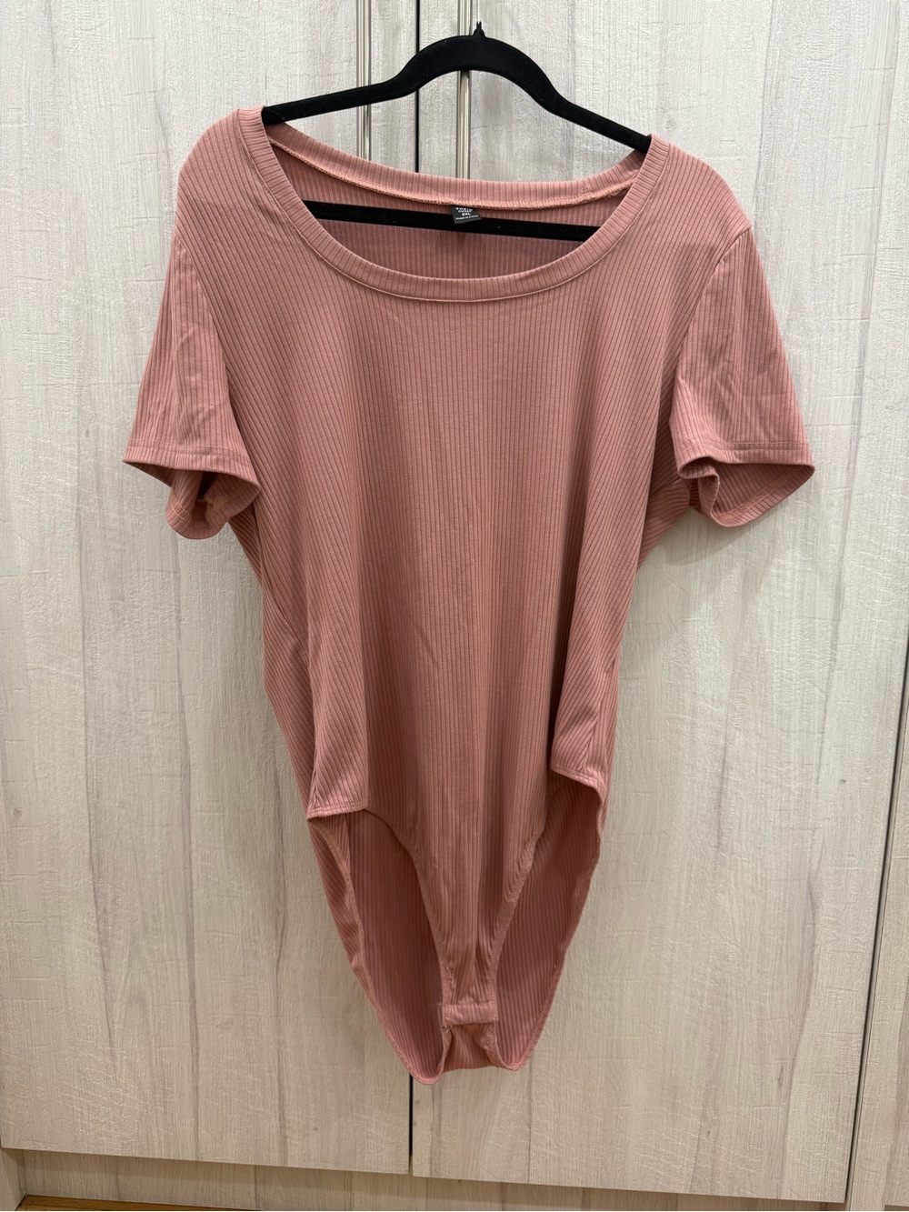 SHEIN Ribbed Scoop-Neck Bodysuit - Rose